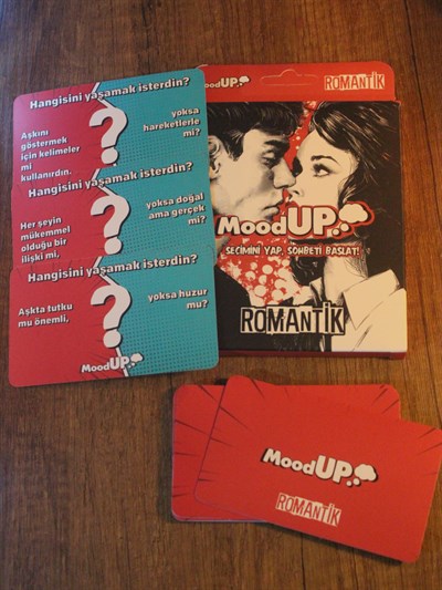 MoodUP Romantik Parti Kart Oyunu Kese Hediyeli | Eğlenceli Soru & Görev Kartları - 40 Kart
