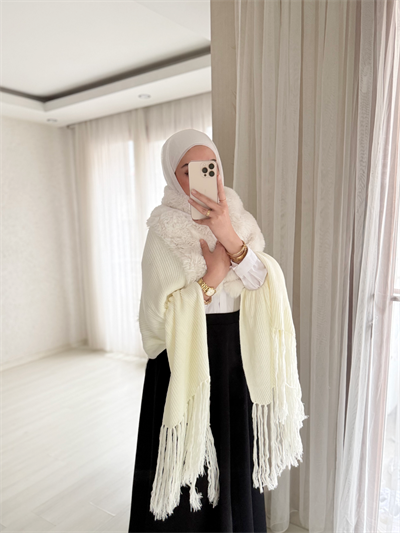 Velvet Touch Kürk Yakalı Triko