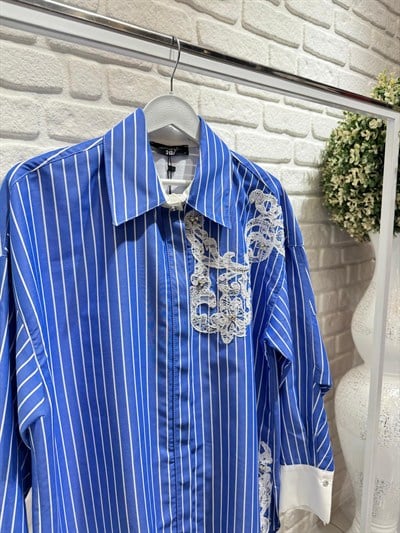 My312 Önü Nakışlı Taşlı Gömlek