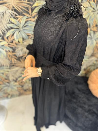 My312 Önü Piliseli Broşlu Elbise