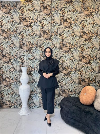 My312 Yakası İşlemeli Yelekli Takım 