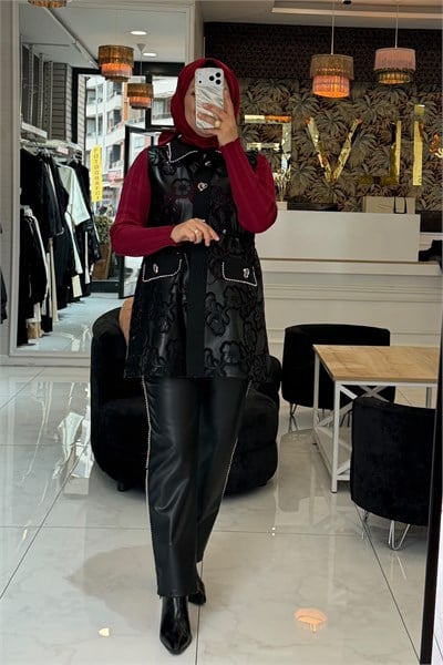 Selin Ada Deri Yelekli Takım 
