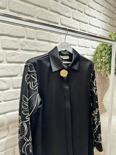 Selin Ada Kolu İşlemeli Saten Tunik