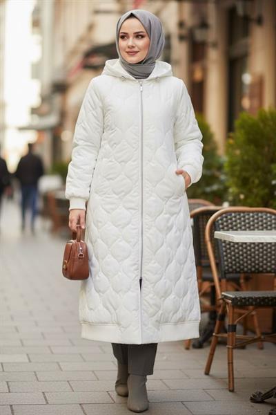 Desenli Kapitone Kumaş Etek Altı Ve Kolları Ribanalı Mont -Beyaz