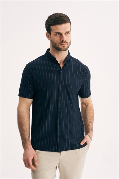 Erkek Dikey Çizgili Jakarlı Slim Fit Kısa Kollu Gömlek