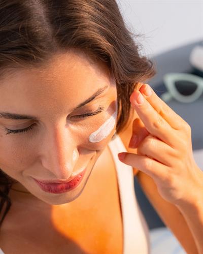  Invisible Ultra Fluid Yüksek Korumalı UVA+UVB Güneş Kremi 50+ SPF 50ml