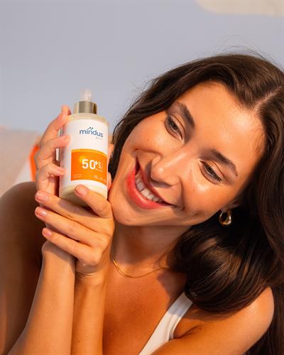 Sun Essential Yüksek Korumalı +UVA +UVB +Blue Light Güneş Losyonu 50+ SPF 200ml