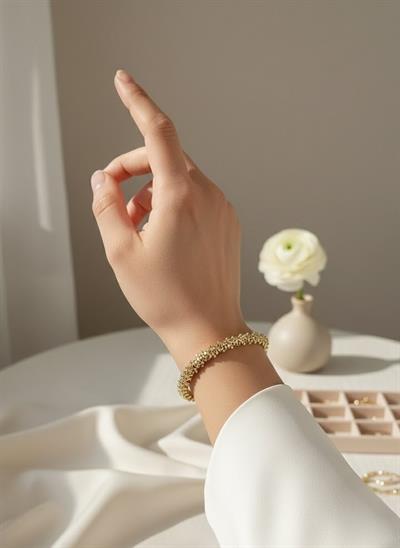 Kadın Gold Kaplama Tırtıklı Dokulu Kelepçe Bileklik - Modern Bilezik