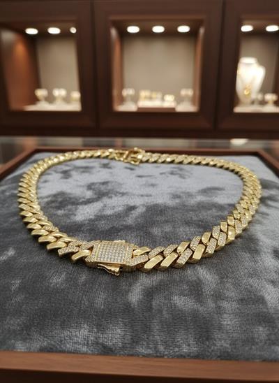 Kadın Gold Kalın Gurmet Zincir Baget Taş İşlemeli Kilit Detaylı Kolye
