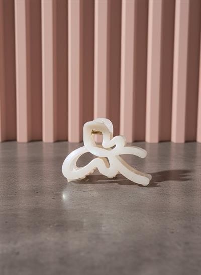 Kadın Sedef Işıltılı Beyaz Kelebek Formlu Modern Mandallı Toka