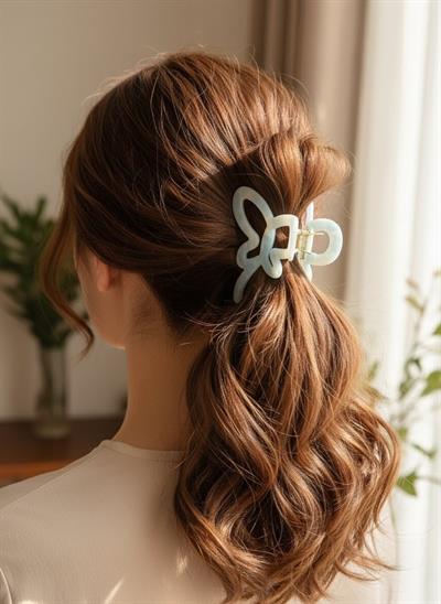 Kadın Buz Mavisi Mermer Desenli Kelebek Formlu Modern Mandallı Toka