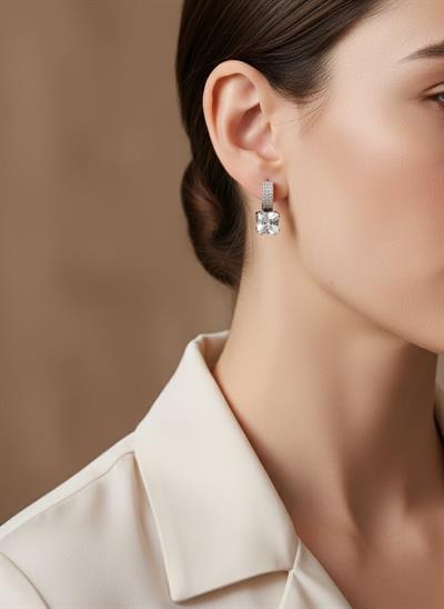 Işıltılı Baget Taş İşlemeli Kare Formlu Premium Gümüş Küpe El Yapımı