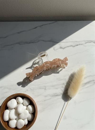 Zarif Kavisli Hatlı Krem ve Kahve Geçişli Mandal Toka - el yapımı