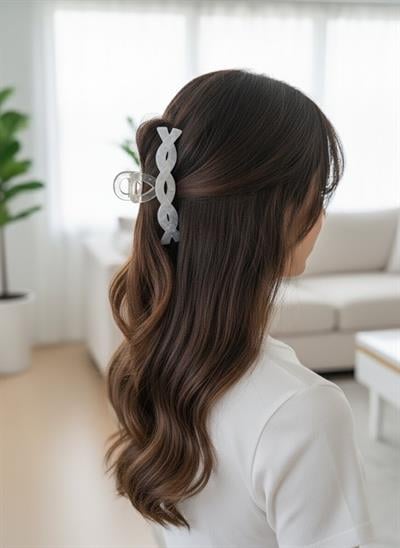 Zarif Kavisli Hatlı İnci Beyazı Akrilik Mandal Toka - el yapımı