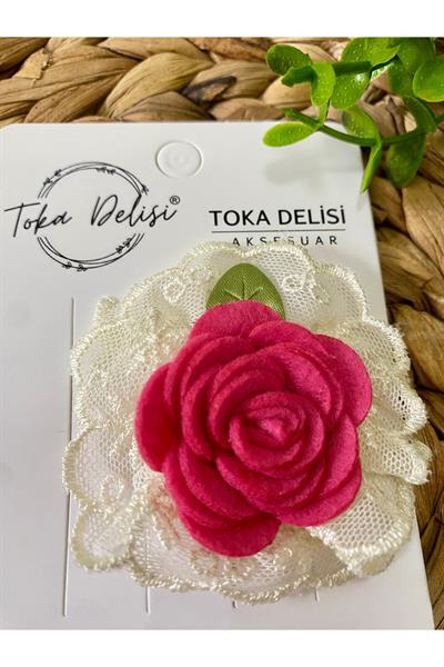 Neşeli Fuşya Gül Temalı Narin Fransız Dantelli Bebek Tokası El Yapımı
