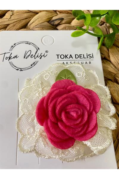 Neşeli Fuşya Gül Temalı Narin Fransız Dantelli Bebek Tokası El Yapımı