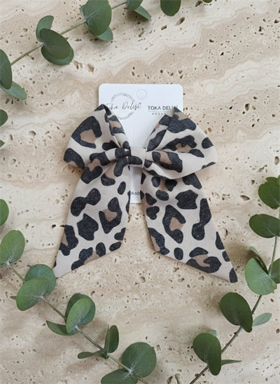 Kahverengi Bej Leopar Desenli Pamuklu Kumaş Hacimli ve Dökümlü Tokası El Yapımı