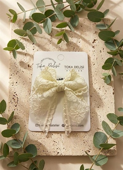 Bebekler İçin Krem Nakışlı Dantel Butik Saçsız Bebek Tokası El Yapımı