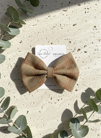 Zarif Toprak Tonlarında Ekose Desenli Butik Fiyonk Pens Toka - el yapımı