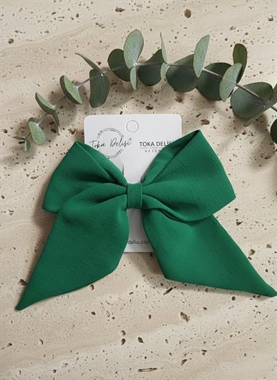 Kadın Zümrüt Yeşili Dokulu Kumaş Kuyruklu Fiyonk Toka El Yapımı