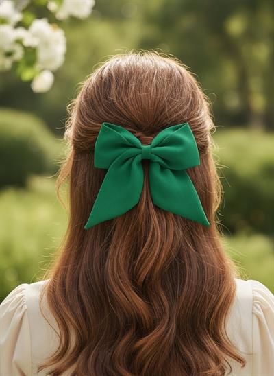 Kadın Zümrüt Yeşili Dokulu Kumaş Kuyruklu Fiyonk Toka El Yapımı