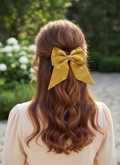 Kadın Sarı Üzeri Beyaz Puantiyeli Kuyruklu Fiyonk Toka El Yapımı