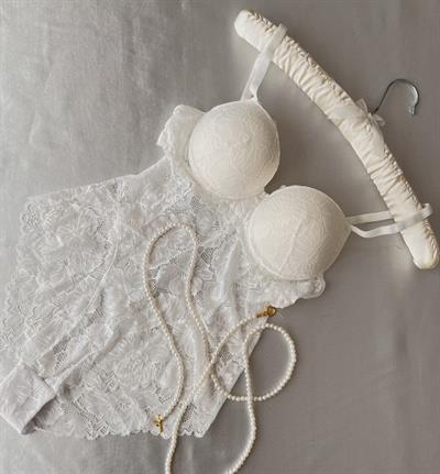 Balenli Destekli Dantel Detaylı Beyaz Bodysuit