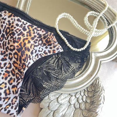 Leoparlı Dantelli Bikini Model Külot