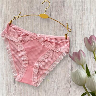 Tül Detaylı Pembe Slip Külot