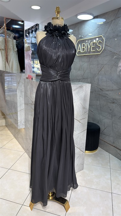 HALTER YAKASI ÇİÇEK DETAYLI JANJAN KUMAŞ