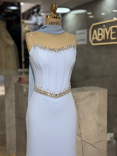 KORSELİ KREP YAKASI VE BELİ TAŞLI FULARLI