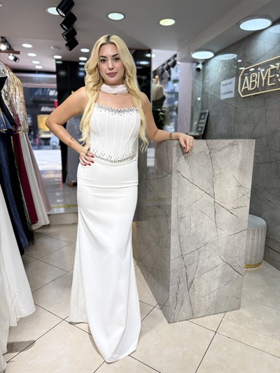 KORSELİ KREP YAKASI VE BELİ TAŞLI FULARLI