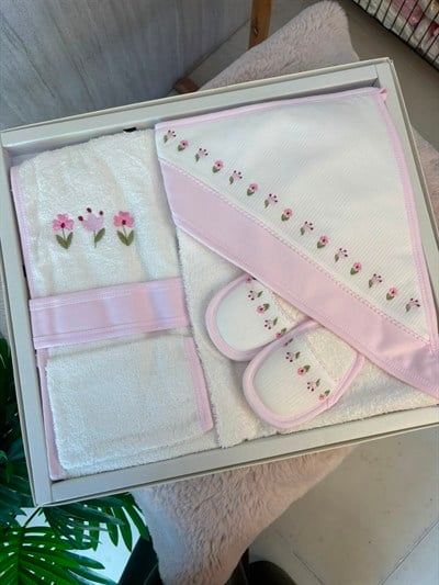 Çiçek Nakışlı Bornoz Seti Pembe