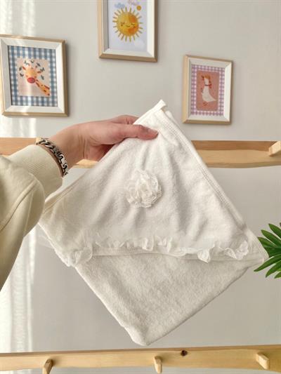 Sade Güpürlü Banyo Havlusu Beyaz