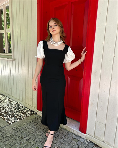 Balon Kol Kare Yaka Siyah Elbise