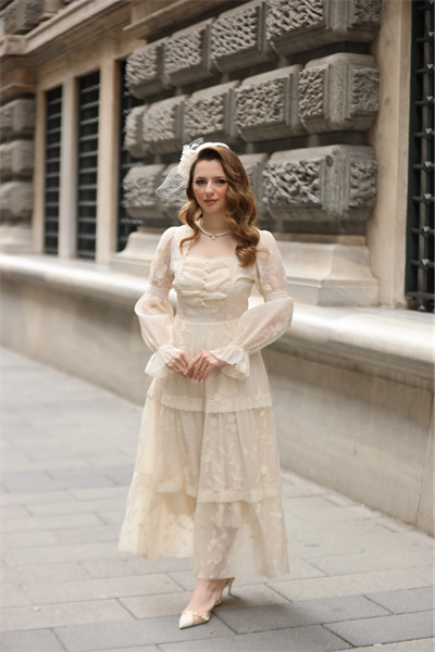 Bej Floral Nakışlı Güpür Detaylı Vintage Tasarım Elbise