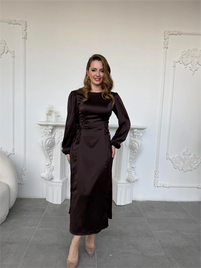 Bel Bağcık Detaylı Kahve Saten Elbise