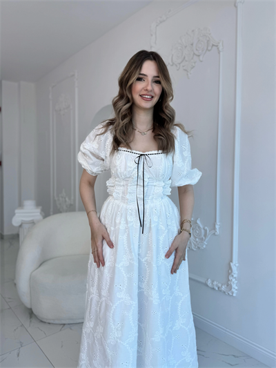 Beyaz Dantel Detaylı Brode Elbise