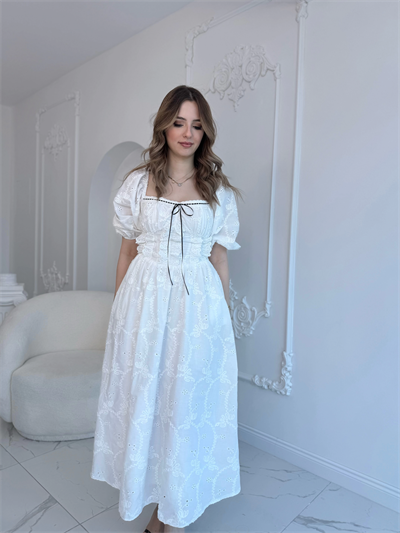 Beyaz Dantel Detaylı Brode Elbise