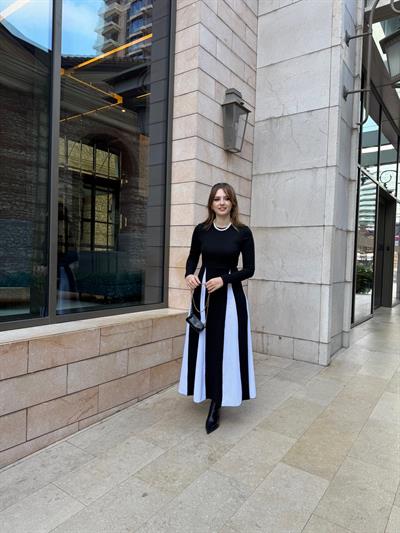 Beyaz Siyah Pile Etekli Triko Elbise