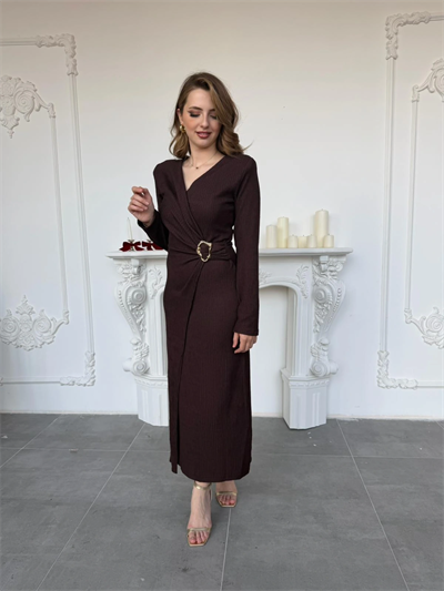 Çapraz Drape Detaylı Gold Tokalı Meloni Kumaş Kahve Elbise