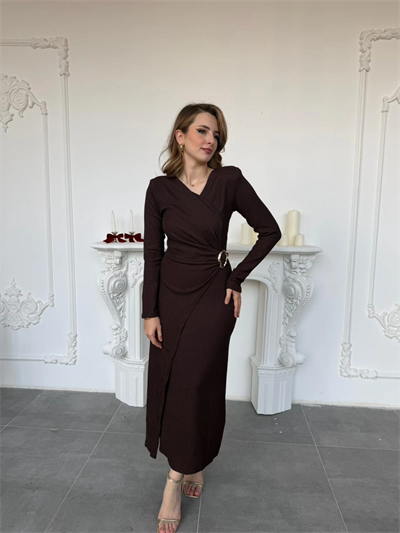 Çapraz Drape Detaylı Gold Tokalı Meloni Kumaş Kahve Elbise
