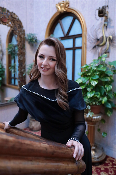 Drape Omuz Tül Kollu İnci İşlemeli Siyah Kadife Elbise