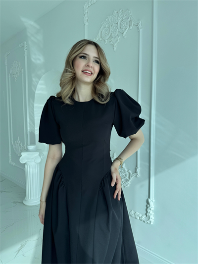 Etek Yanları Büzgülü Balon Kol Sırt Kuşaklı Siyah Elbise