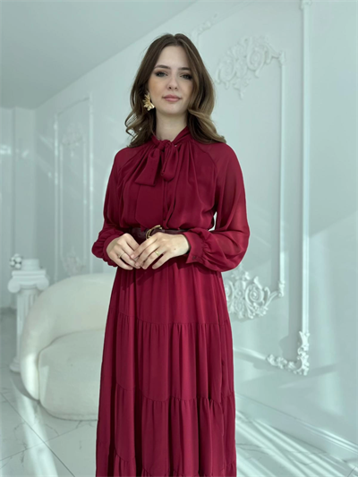 Fular Yaka Detaylı Kemerli Şifon Bordo Elbise