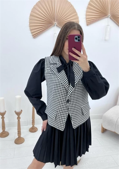 Fular Yaka Yelekli Takım - Siyah