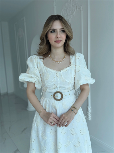 Göğüs Detaylı ve Kemerli Fisto Ekru Elbise