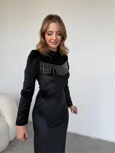 Göğüs Püskül Detaylı Kadife Siyah Elbise