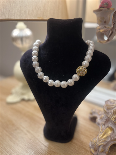 Gold detay inci kolye