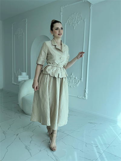 İnce Kemerli Fırfırlı Ceket ve Etek Bej Takım